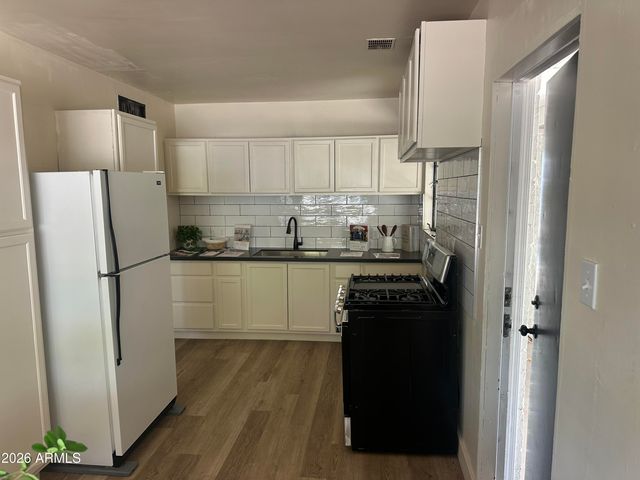 1324 E HALL Street, Tempe, AZ 85281