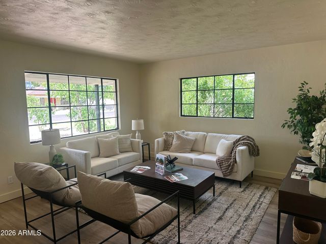 1324 E HALL Street, Tempe, AZ 85281