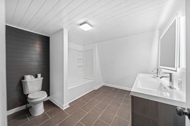 3805 Botson Lane, Cambridge, OH 43725