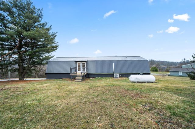 3805 Botson Lane, Cambridge, OH 43725