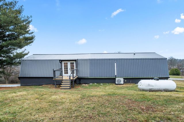 3805 Botson Lane, Cambridge, OH 43725