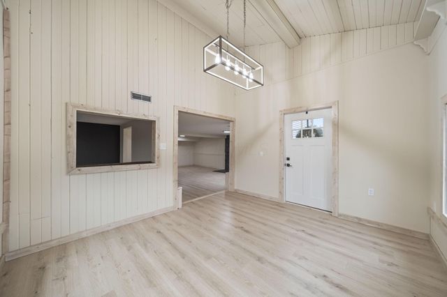 3805 Botson Lane, Cambridge, OH 43725