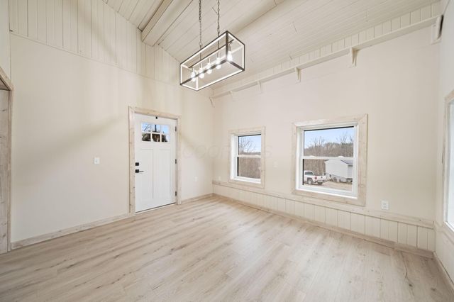 3805 Botson Lane, Cambridge, OH 43725