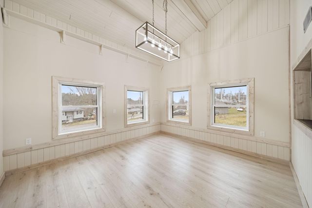 3805 Botson Lane, Cambridge, OH 43725