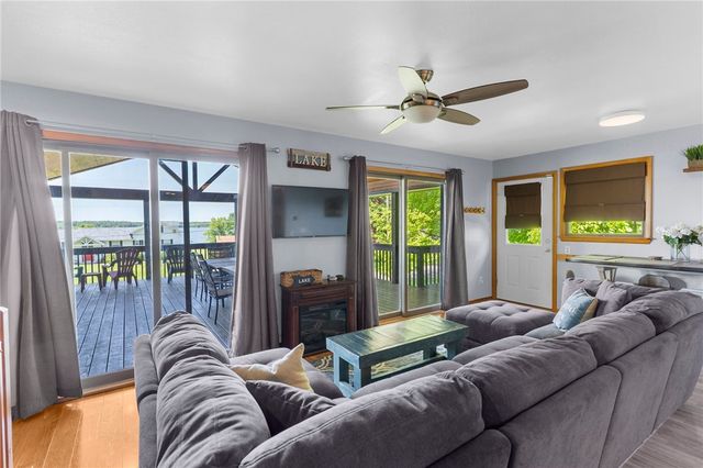 7832 Chase Dr, Jamestown, PA 16134