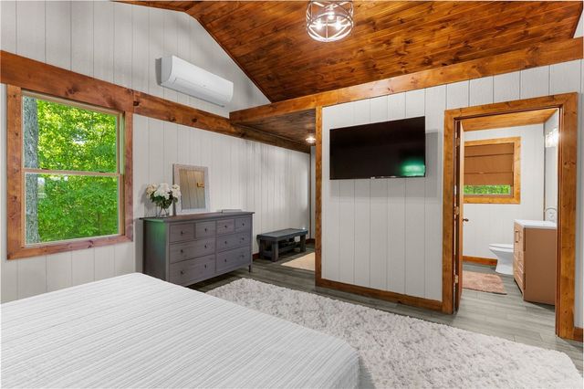 7832 Chase Dr, Jamestown, PA 16134