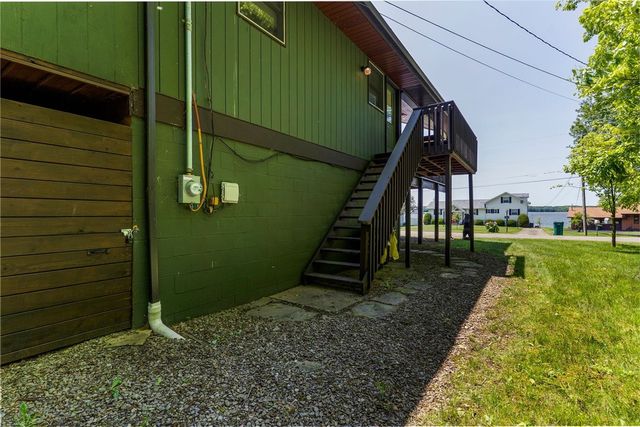 7832 Chase Dr, Jamestown, PA 16134