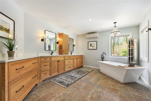 190 Canterbury, North Strabane, PA 15317