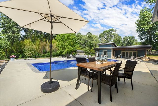190 Canterbury, North Strabane, PA 15317
