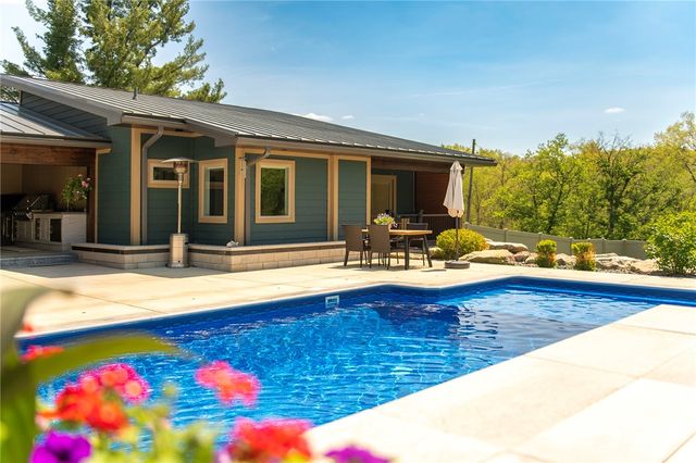 190 Canterbury, North Strabane, PA 15317