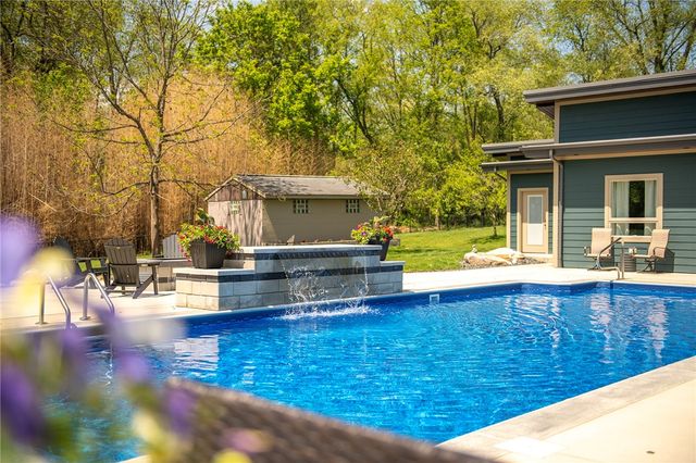 190 Canterbury, North Strabane, PA 15317