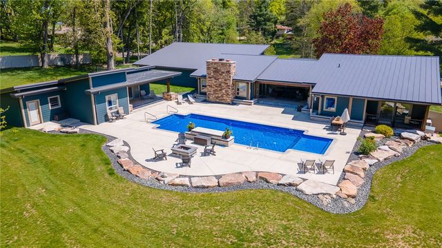 190 Canterbury, North Strabane, PA 15317