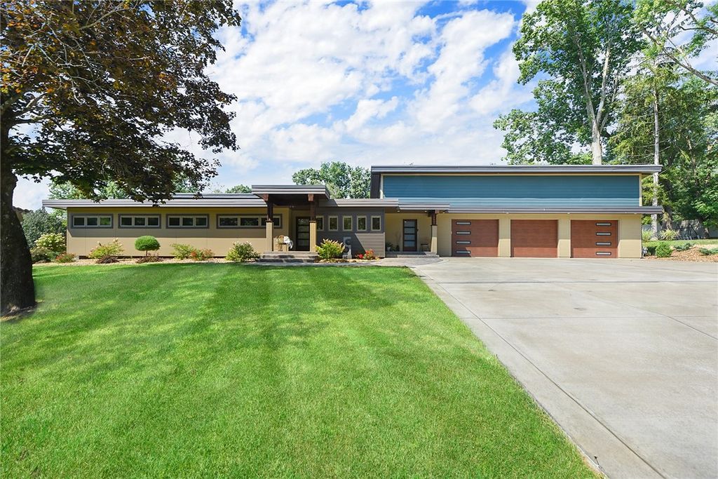 190 Canterbury, North Strabane, PA 15317