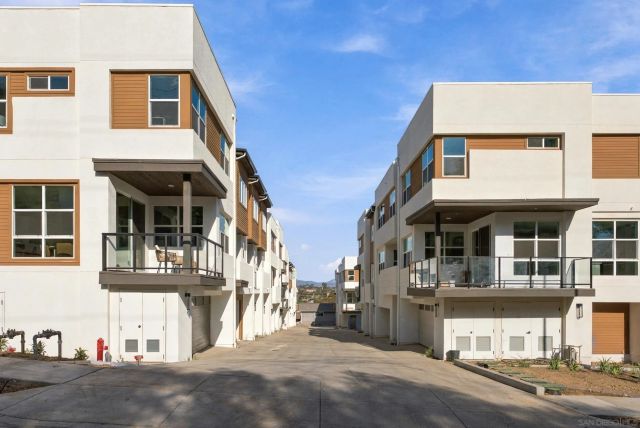 1001 32nd St 3, San Diego, CA 92102