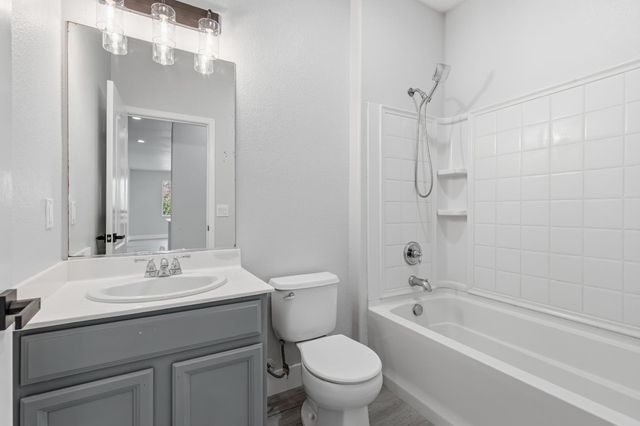 357 Wolfpack Ct, Patterson, CA 95363