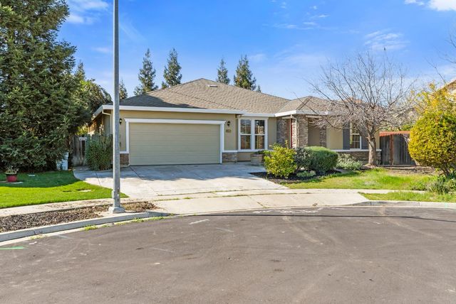 357 Wolfpack Ct, Patterson, CA 95363