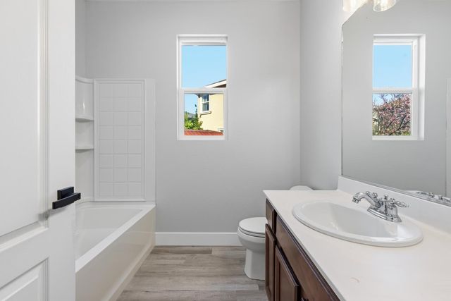 357 Wolfpack Ct, Patterson, CA 95363