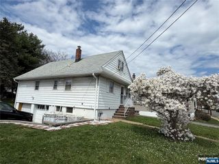 2 Sunnyside Place, Verona, NJ 07044