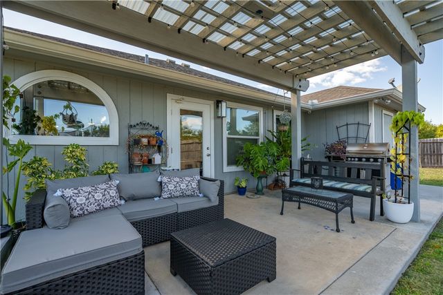 7442 Russ, Corpus Christi, TX 78414