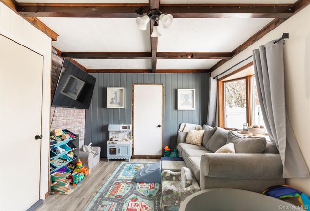 14 Bayside Avenue, Medford, NY 11763