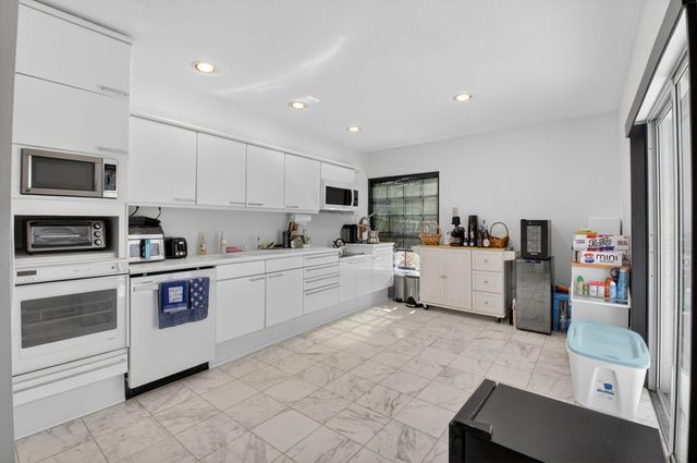 7369 Orangewood Lane 307, Boca Raton, FL 33433