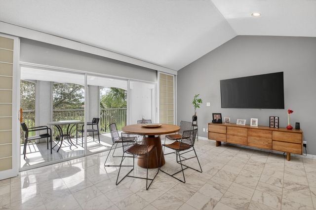 7369 Orangewood Lane 307, Boca Raton, FL 33433