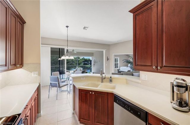6360 Lexington CT 201, Naples, FL 34110