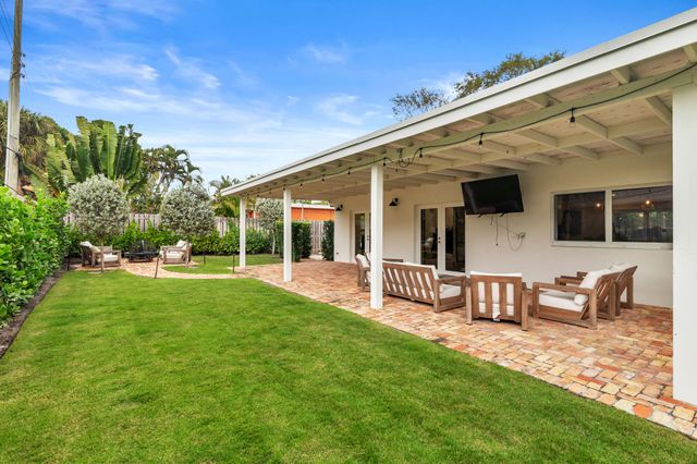 7521 Edgewater Circle, Lake Clarke Shores, FL 33406