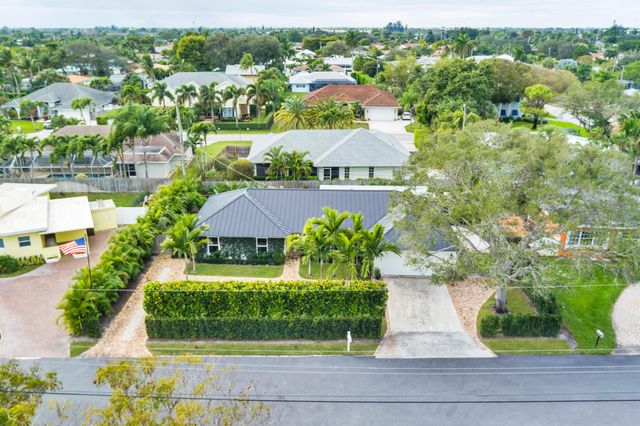 7521 Edgewater Circle, Lake Clarke Shores, FL 33406