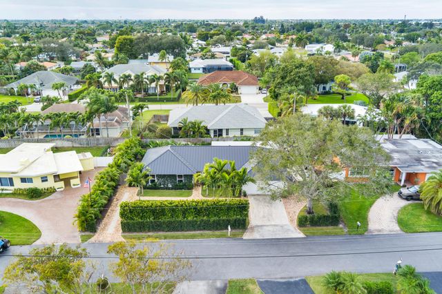 7521 Edgewater Circle, Lake Clarke Shores, FL 33406