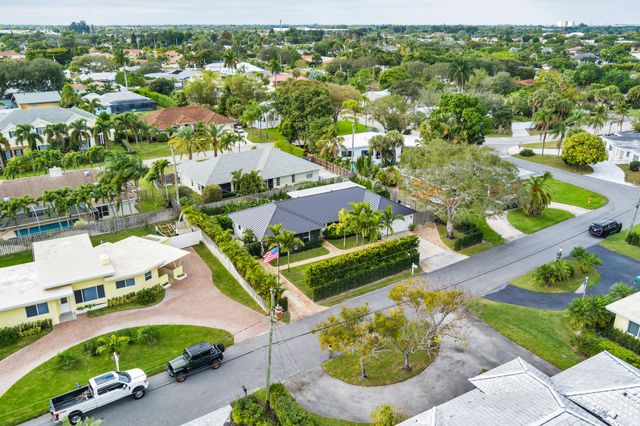 7521 Edgewater Circle, Lake Clarke Shores, FL 33406