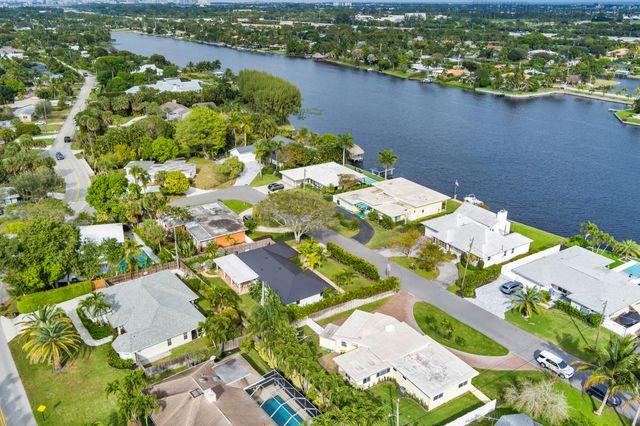 7521 Edgewater Circle, Lake Clarke Shores, FL 33406