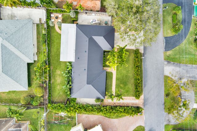 7521 Edgewater Circle, Lake Clarke Shores, FL 33406