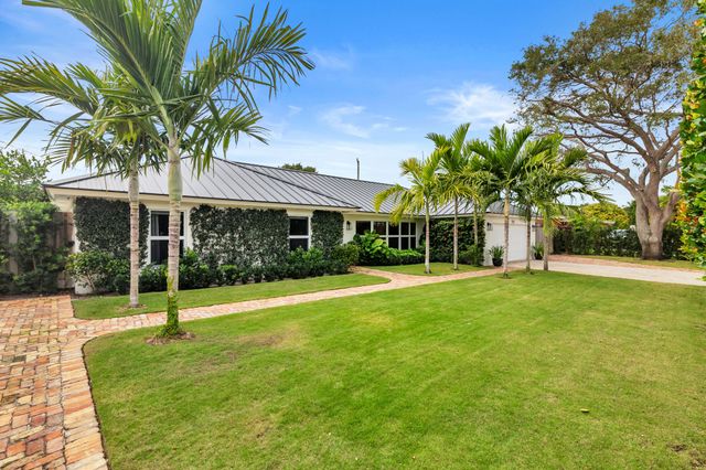 7521 Edgewater Circle, Lake Clarke Shores, FL 33406