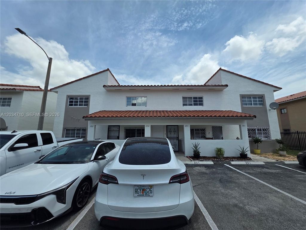 7825 W 29th Ln 101-23, Hialeah, FL 33018