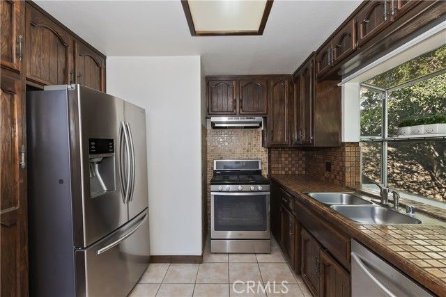 688 Arth Drive, Crestline, CA 92325