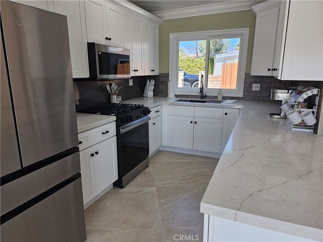 44250 Russell Lane, Palm Desert, CA 92260
