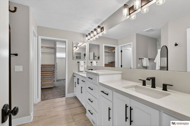 11503 S 115th Street, Papillion, NE 68046