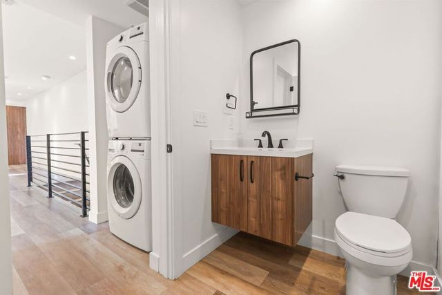 803 N Harvard Boulevard B, Los Angeles, CA 90029