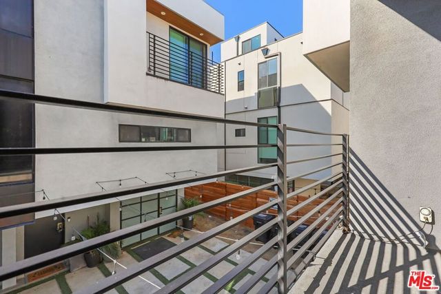 803 N Harvard Boulevard B, Los Angeles, CA 90029