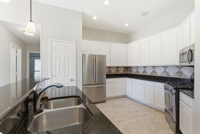 1343 Edmonton Drive, Lewisville, TX 75077