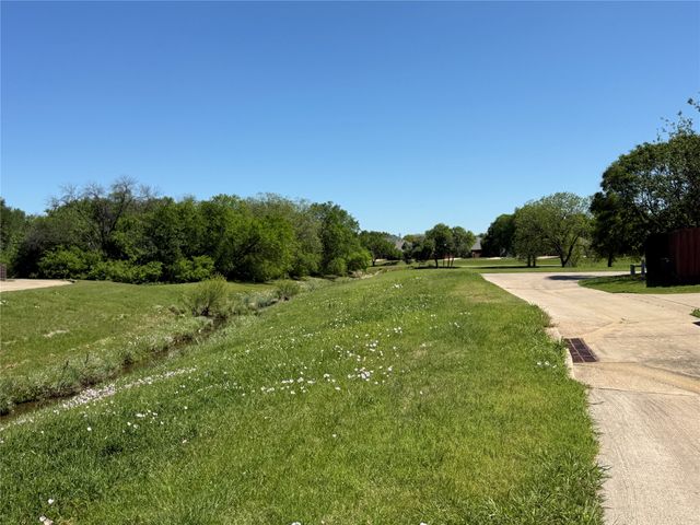 1343 Edmonton Drive, Lewisville, TX 75077