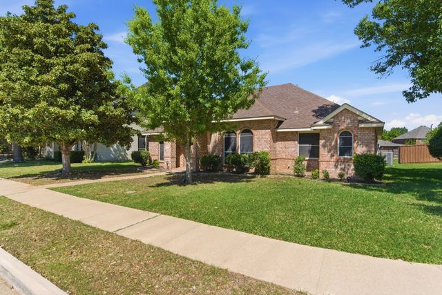 1343 Edmonton Drive, Lewisville, TX 75077