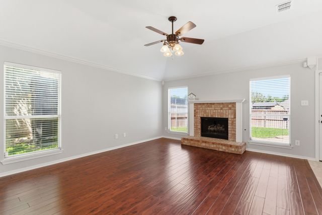 1343 Edmonton Drive, Lewisville, TX 75077