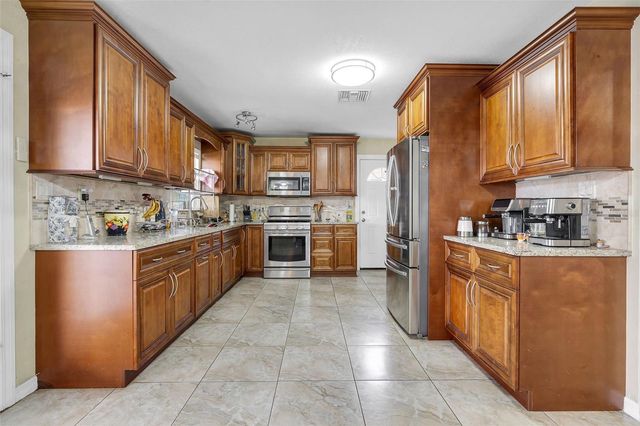3125 W HENRY AVENUE, Tampa, FL 33614