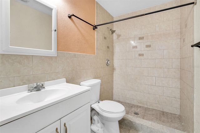 3125 W HENRY AVENUE, Tampa, FL 33614