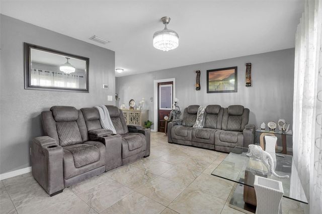 3125 W HENRY AVENUE, Tampa, FL 33614