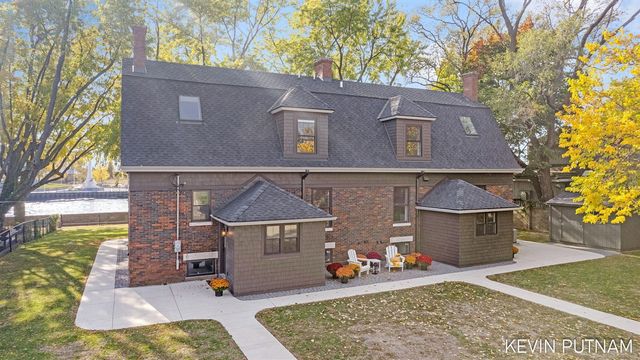 103 N Pier Street, Saint Joseph, MI 49085
