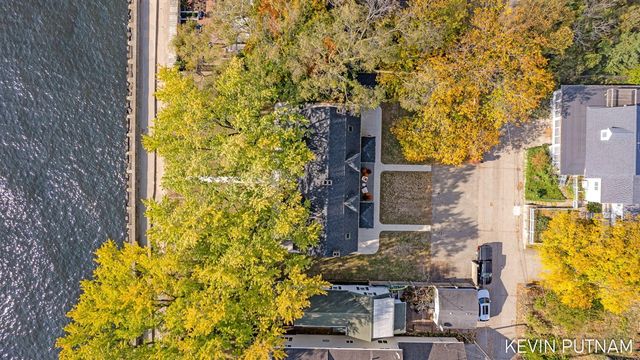 103 N Pier Street, Saint Joseph, MI 49085