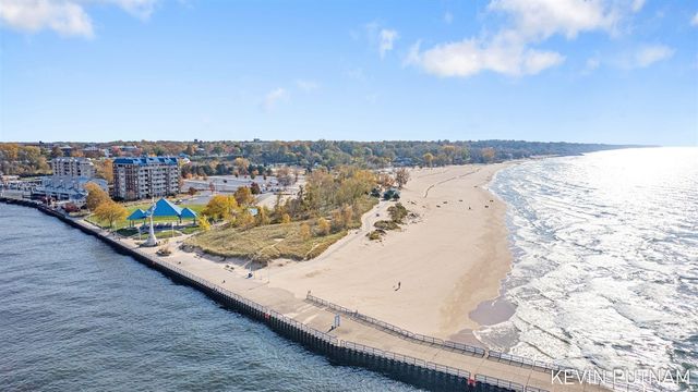 103 N Pier Street, Saint Joseph, MI 49085